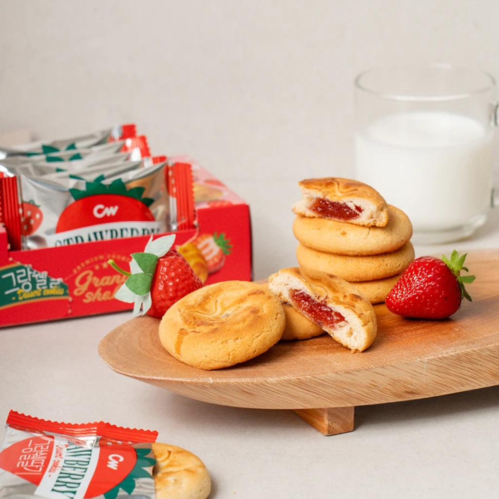 Bánh Quy CW Hình Vỏ Sò Nhân Dâu Tây 195G